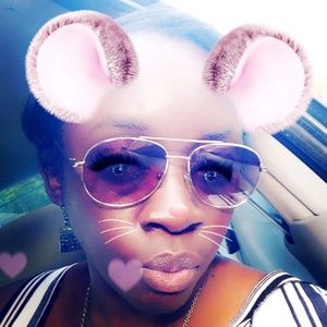 Meet your Posher, Carissa